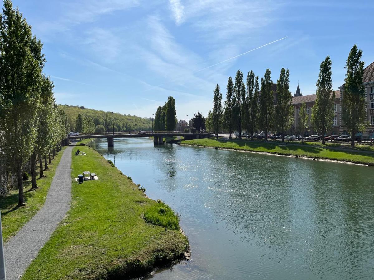Apartamento Le Vicomte Melun Exterior foto